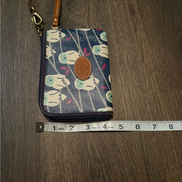 Fossil Navy Owl Pattern Wristlet - Picture 6 of 6